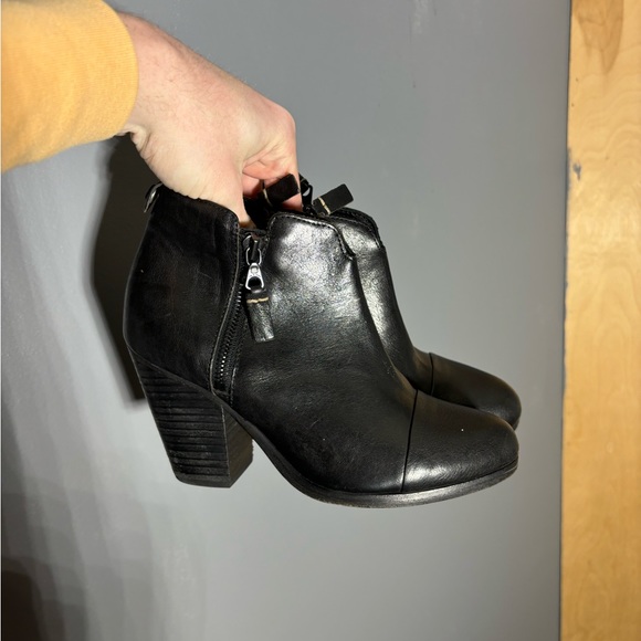 Rag & Bone Margot Black Leather Size Zip Booties Size EU 35 - Picture 2 of 6